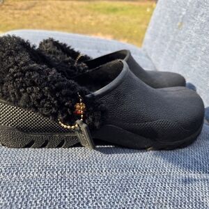 Kids Black Fuzzy Slippers
